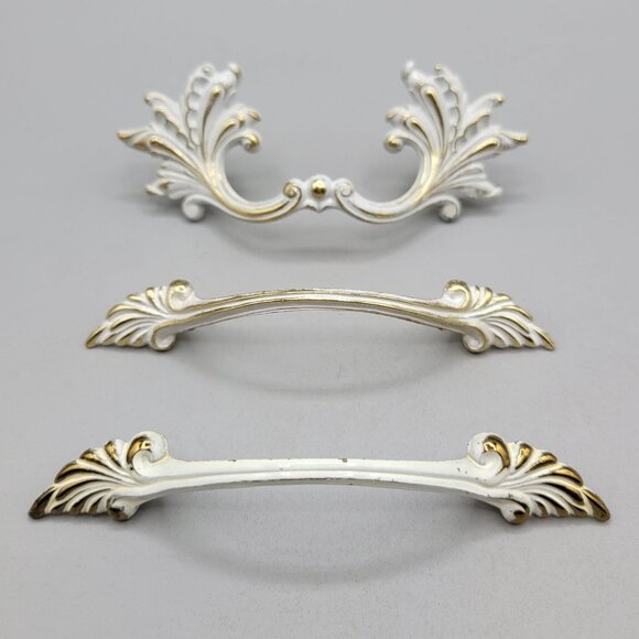 French Provencial Cast Brass Drawer Pulls Floral Design Salvage 3 Pieces - Picture 1 of 8